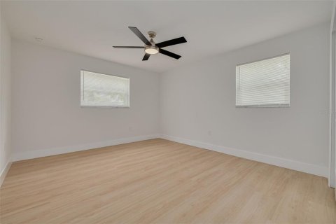 House in Dunedin, Florida 3 bedrooms, 185.8 sq.m. № 1876782 - photo 19
