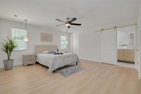House in Dunedin, Florida 3 bedrooms, 185.8 sq.m. № 1876782 - photo 14