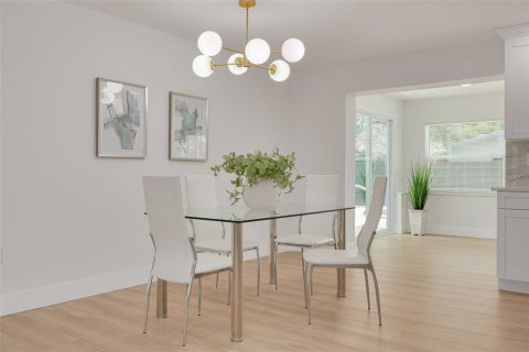 House in Dunedin, Florida 3 bedrooms, 185.8 sq.m. № 1876782 - photo 7