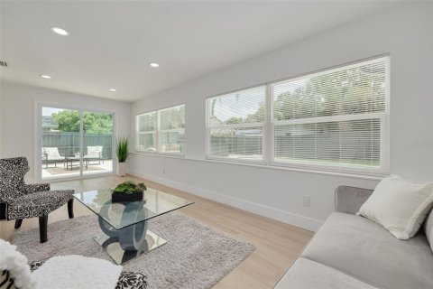 House in Dunedin, Florida 3 bedrooms, 185.8 sq.m. № 1876782 - photo 13