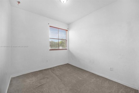 Townhouse in Miramar, Florida 3 bedrooms, 139.82 sq.m. № 1966599 - photo 21