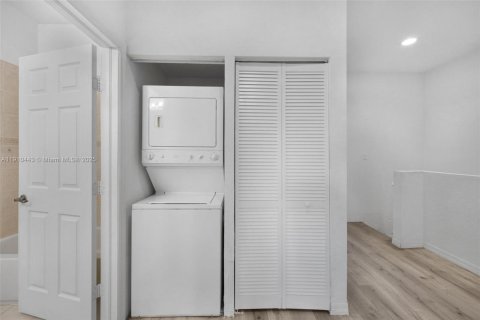 Townhouse in Miramar, Florida 3 bedrooms, 139.82 sq.m. № 1966599 - photo 20