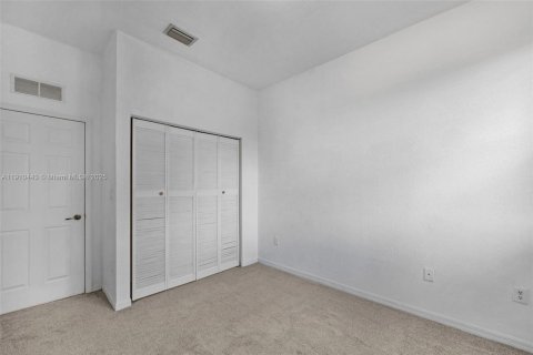 Townhouse in Miramar, Florida 3 bedrooms, 139.82 sq.m. № 1966599 - photo 28