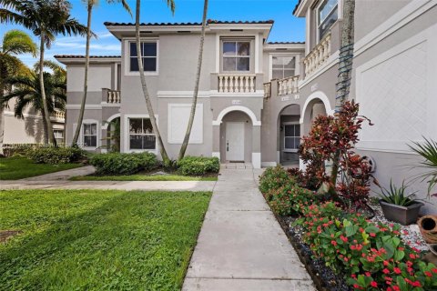 Townhouse in Miramar, Florida 3 bedrooms, 139.82 sq.m. № 1966599 - photo 3