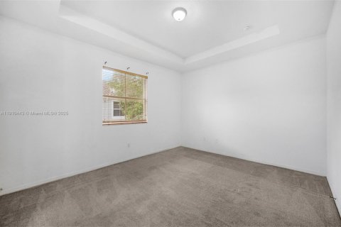 Townhouse in Miramar, Florida 3 bedrooms, 139.82 sq.m. № 1966599 - photo 17