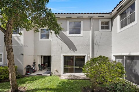 Townhouse in Miramar, Florida 3 bedrooms, 139.82 sq.m. № 1966599 - photo 30