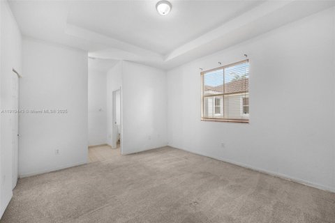 Townhouse in Miramar, Florida 3 bedrooms, 139.82 sq.m. № 1966599 - photo 16