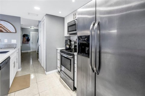 Adosado en venta en Tampa, Florida, 2 dormitorios, 98.1 m2 № 1585833 - foto 7