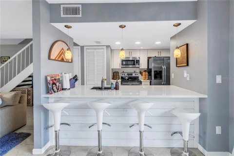 Adosado en venta en Tampa, Florida, 2 dormitorios, 98.1 m2 № 1585833 - foto 5