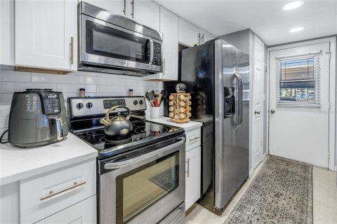 Adosado en venta en Tampa, Florida, 2 dormitorios, 98.1 m2 № 1585833 - foto 6