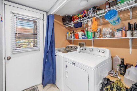 Adosado en venta en Tampa, Florida, 2 dormitorios, 98.1 m2 № 1585833 - foto 26