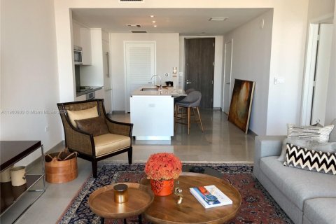 Condo in Miami, Florida, 1 bedroom  № 1953809 - photo 15