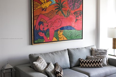Condo in Miami, Florida, 1 bedroom  № 1953809 - photo 8