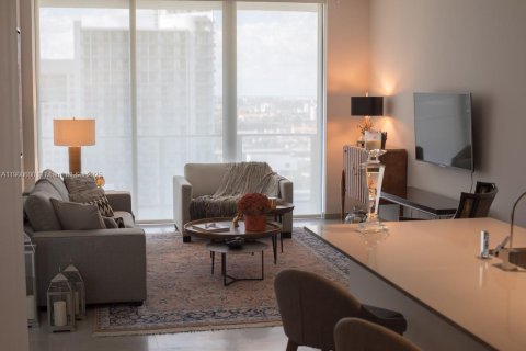 Condo in Miami, Florida, 1 bedroom  № 1953809 - photo 14