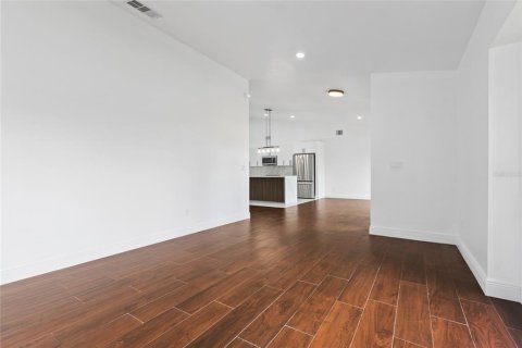 Casa en venta en Orlando, Florida, 4 dormitorios, 222.59 m2 № 1822881 - foto 8