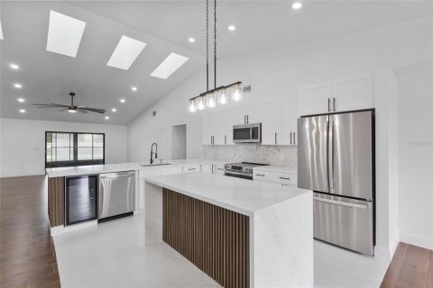 Casa en venta en Orlando, Florida, 4 dormitorios, 222.59 m2 № 1822881 - foto 9