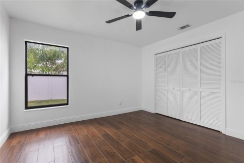 Casa en venta en Orlando, Florida, 4 dormitorios, 222.59 m2 № 1822881 - foto 27
