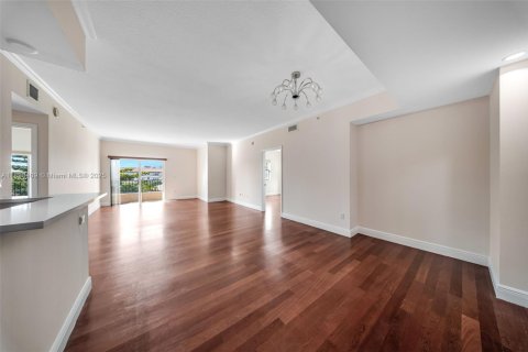 Condo in Coral Gables, Florida, 2 bedrooms  № 1954513 - photo 29