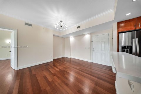 Condo in Coral Gables, Florida, 2 bedrooms  № 1954513 - photo 6