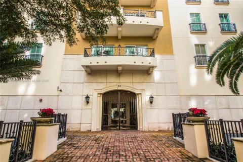 Condo in Coral Gables, Florida, 2 bedrooms  № 1954513 - photo 21