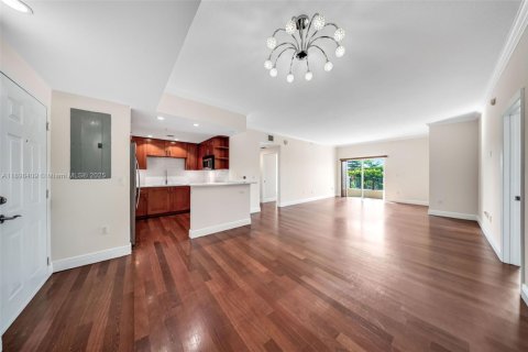 Condo in Coral Gables, Florida, 2 bedrooms  № 1954513 - photo 7
