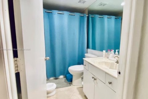 Condo in Bay Harbor Islands, Florida, 1 bedroom  № 1881517 - photo 4