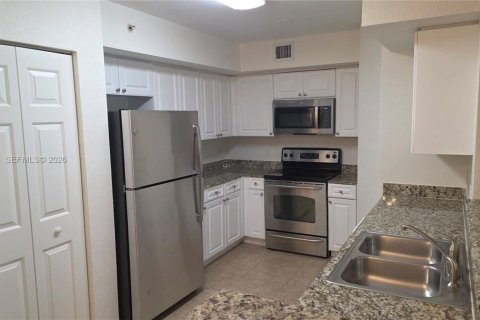 Condo in Boynton Beach, Florida, 3 bedrooms № 2265917 - photo 8