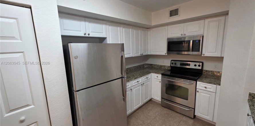 Condo in Boynton Beach, Florida, 3 bedrooms № 2265917