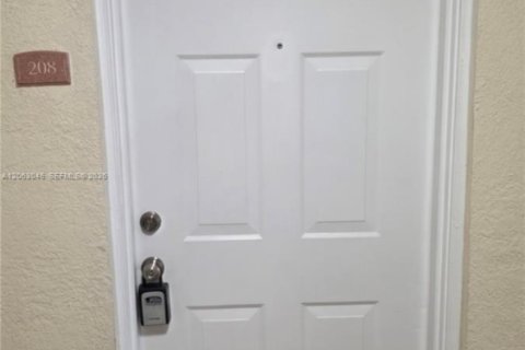 Condo in Boynton Beach, Florida, 3 bedrooms № 2265917 - photo 4