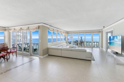 Condo in Fort Lauderdale, Florida, 3 bedrooms  № 2242331 - photo 8