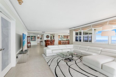 Condo in Fort Lauderdale, Florida, 3 bedrooms  № 2242331 - photo 11