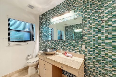 Casa en venta en Miami, Florida, 3 dormitorios, 154.96 m2 № 2038779 - foto 8