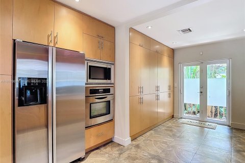 Casa en venta en Miami, Florida, 3 dormitorios, 154.96 m2 № 2038779 - foto 7