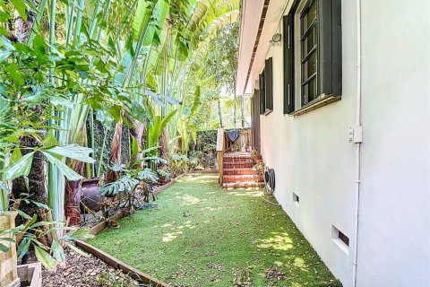 Casa en venta en Miami, Florida, 3 dormitorios, 154.96 m2 № 2038779 - foto 14