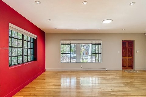 Casa en venta en Miami, Florida, 3 dormitorios, 154.96 m2 № 2038779 - foto 3