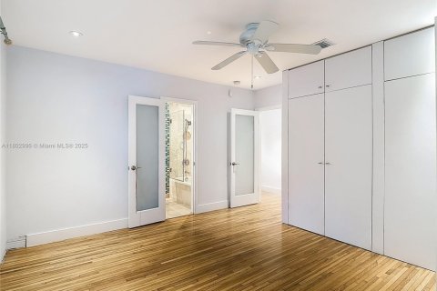 Casa en venta en Miami, Florida, 3 dormitorios, 154.96 m2 № 2038779 - foto 11