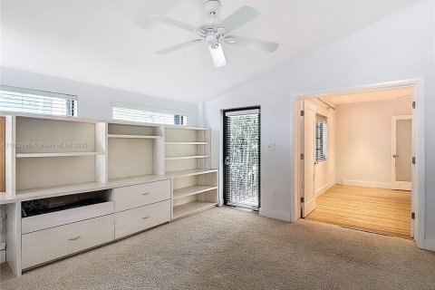Casa en venta en Miami, Florida, 3 dormitorios, 154.96 m2 № 2038779 - foto 10