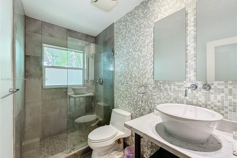 Casa en venta en Miami, Florida, 3 dormitorios, 154.96 m2 № 2038779 - foto 13