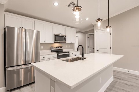 House in Cape Coral, Florida 4 bedrooms, 168.06 sq.m. № 1733487 - photo 5