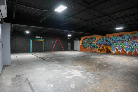 Commercial property in Saint Petersburg, Florida 496.84 sq.m. № 2196929 - photo 4