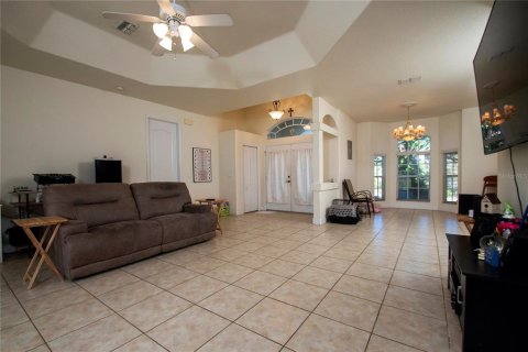 House in Weeki Wachee, Florida 3 bedrooms, 192.31 sq.m. № 1592894 - photo 3