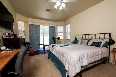 House in Weeki Wachee, Florida 3 bedrooms, 192.31 sq.m. № 1592894 - photo 5