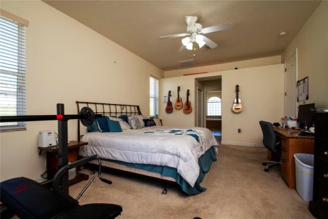 House in Weeki Wachee, Florida 3 bedrooms, 192.31 sq.m. № 1592894 - photo 6