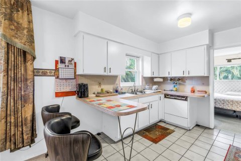 Casa en venta en Gulfport, Florida, 3 dormitorios, 147.25 m2 № 1914218 - foto 2