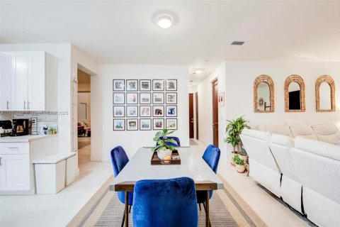 Купить виллу или дом в Пальметто-Бей, Флорида 5 спален, 264.59м2, № 1960914 - фото 12