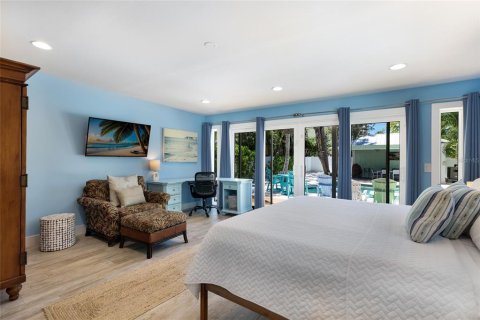 House in Anna Maria, Florida 3 bedrooms, 129.88 sq.m. № 2224393 - photo 27