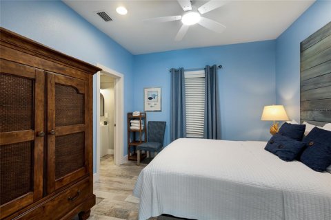 House in Anna Maria, Florida 3 bedrooms, 129.88 sq.m. № 2224393 - photo 16