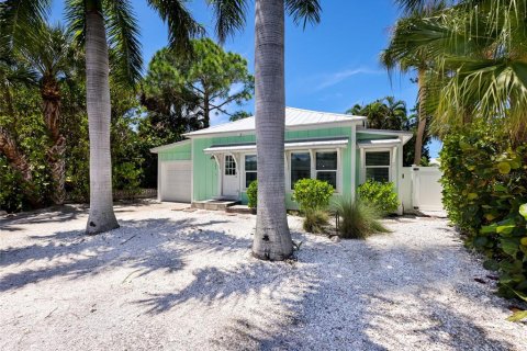 House in Anna Maria, Florida 3 bedrooms, 129.88 sq.m. № 2224393 - photo 4