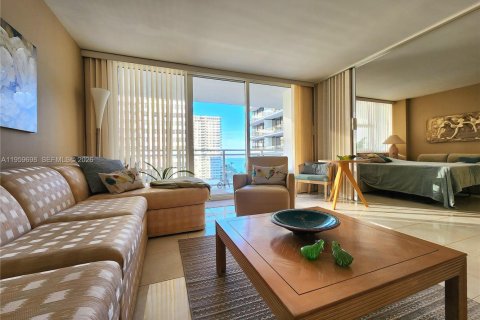 Copropriété à vendre à Hallandale Beach, Floride: 2 chambres, 115.94 m2 № 2020368 - photo 9