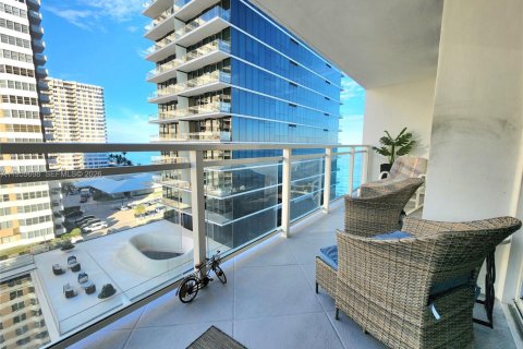 Copropriété à vendre à Hallandale Beach, Floride: 2 chambres, 115.94 m2 № 2020368 - photo 6